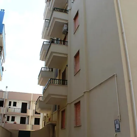 Trilocale A Piano Terra A Due Passi Dal Mare Apartment