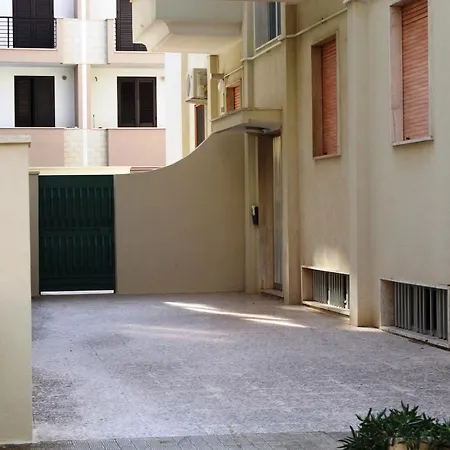 Apartamento Trilocale A Piano Terra A Due Passi Dal Mare *