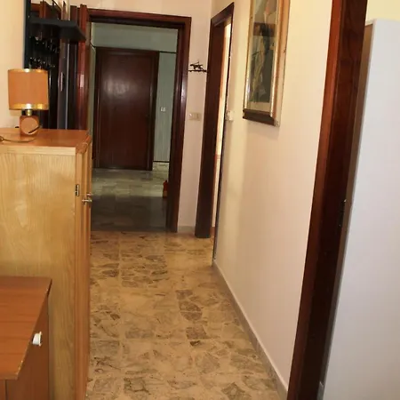 Apartment Trilocale A Piano Terra A Due Passi Dal Mare *