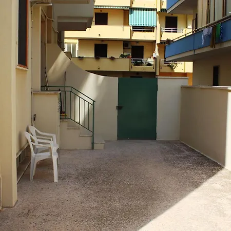 Apartamento Trilocale A Piano Terra A Due Passi Dal Mare Gallipoli